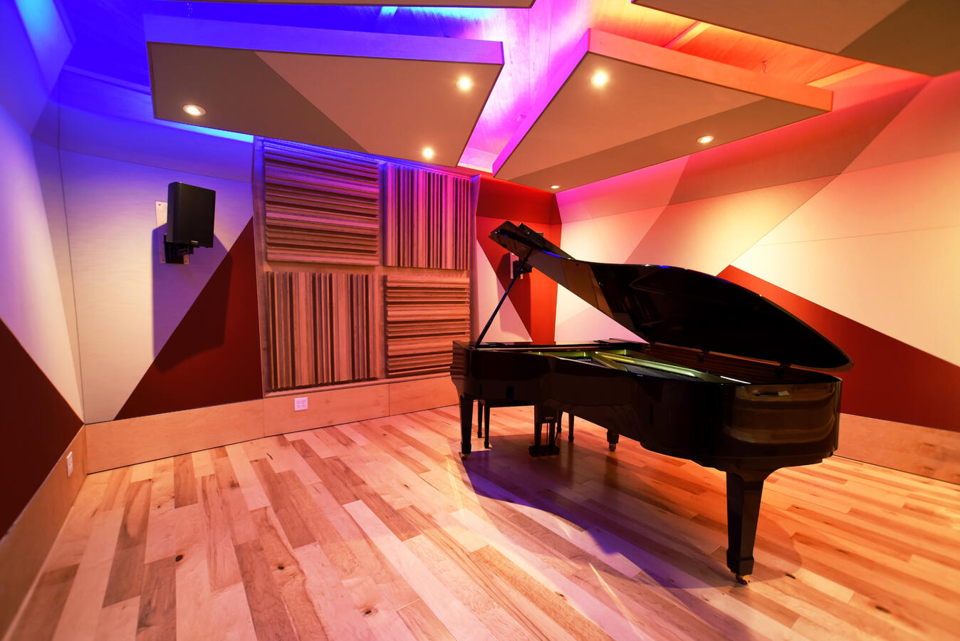 Tracking Room - Mood Lighting