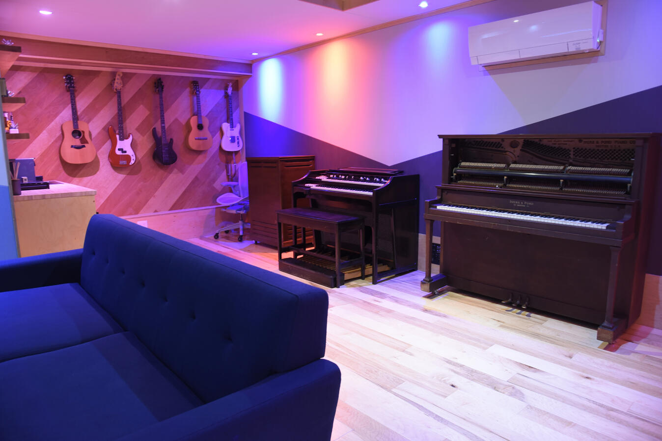 Guitar Wall / B3 Organ / Upright Piano
