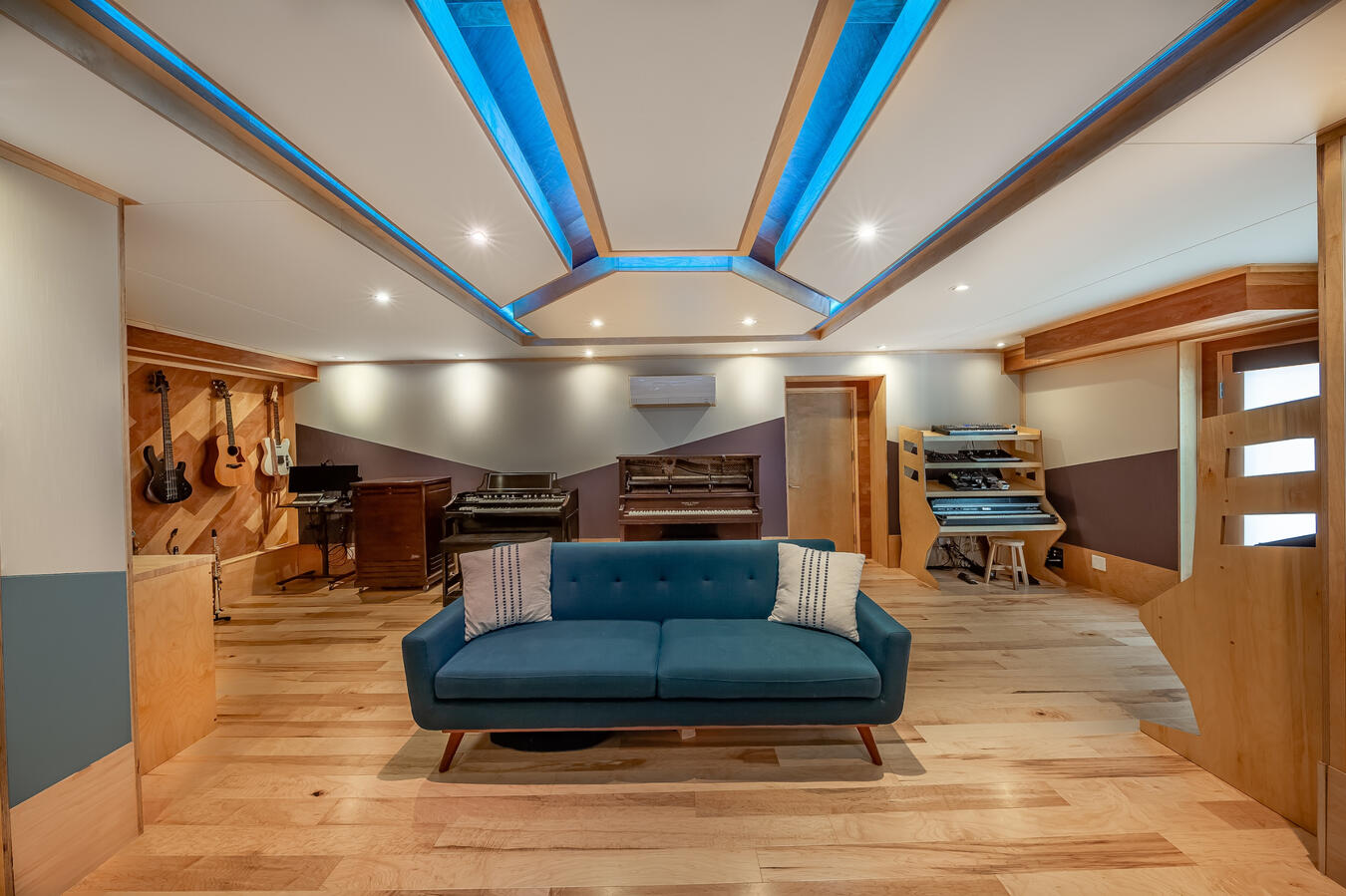 Control Room - reverse